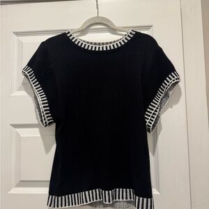 Amazon Black and White Knit Women's Tee